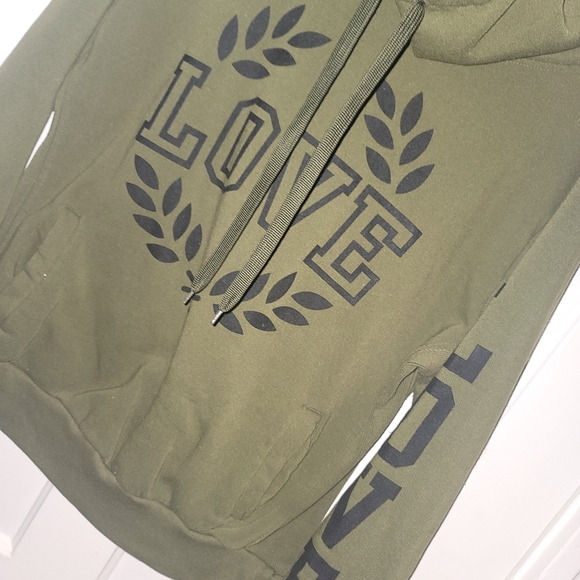 BNWOT Roma Concepts by Rosee 1X hoodie - Picture 2 of 7